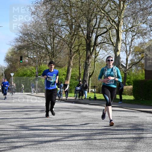12.04.2026 - 45. Internationalen Wilhelmsburger Insellauf J. Mangold http://msf.ph/oto/9468185 12.04.2026 11:08:45 Ziel 4232, 3569, 5285, 0000, 2142, 4371, 3748, 3701, 2050, 4406, 3169, 2699, 3005, 5629, 2620, 2601, 4485, 3333 meine-sportfotos.de