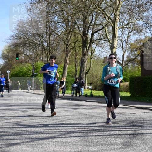 12.04.2026 - 45. Internationalen Wilhelmsburger Insellauf J. Mangold http://msf.ph/oto/9468187 12.04.2026 11:08:45 Ziel 4232, 3569, 5285, 0000, 2142, 4371, 3748, 3701, 2050, 4406, 3169, 2699, 3005, 5629, 2620, 2601, 4485, 3333 meine-sportfotos.de