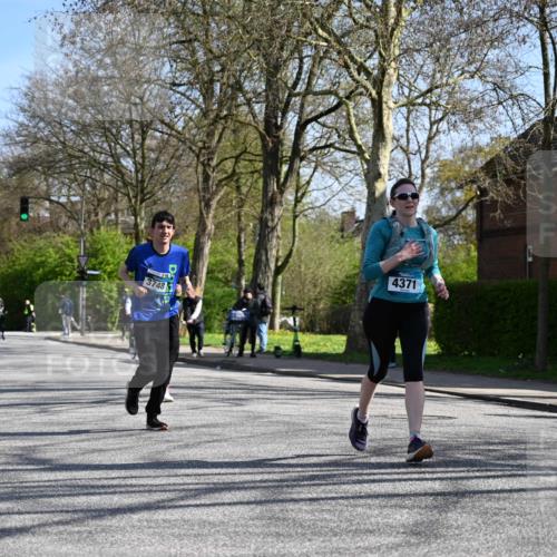 12.04.2026 - 45. Internationalen Wilhelmsburger Insellauf J. Mangold http://msf.ph/oto/9468190 12.04.2026 11:08:45 Ziel 4232, 3569, 5285, 0000, 2142, 4371, 3748, 3701, 2050, 4406, 3169, 2699, 3005, 5629, 2620, 2601, 4485, 3333 meine-sportfotos.de