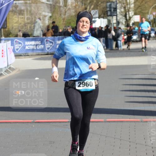 12.04.2026 - 45. Internationalen Wilhelmsburger Insellauf Strokosch-Dieckow http://msf.ph/oto/9468209 12.04.2026 11:19:26 Ziel 2960 meine-sportfotos.de