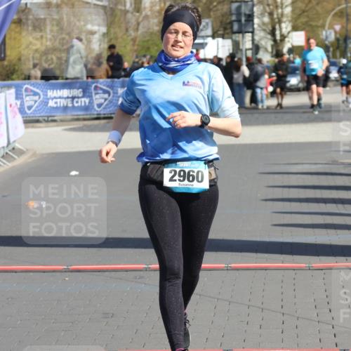 12.04.2026 - 45. Internationalen Wilhelmsburger Insellauf Strokosch-Dieckow http://msf.ph/oto/9468216 12.04.2026 11:19:26 Ziel 2960 meine-sportfotos.de