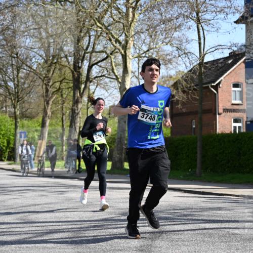 12.04.2026 - 45. Internationalen Wilhelmsburger Insellauf J. Mangold http://msf.ph/oto/9468217 12.04.2026 11:08:47 Ziel 3569, 5285, 0000, 2142, 4371, 3748, 3701, 2050, 4406, 3169, 2699, 3005, 5629, 2620, 2601, 4485, 3333 meine-sportfotos.de