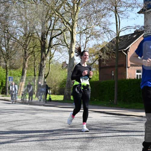 12.04.2026 - 45. Internationalen Wilhelmsburger Insellauf J. Mangold http://msf.ph/oto/9468229 12.04.2026 11:08:48 Ziel 5285, 0000, 2142, 4371, 3748, 3701, 2050, 4406, 3169, 2699, 3005, 5629, 2620, 2601, 4485, 3333 meine-sportfotos.de