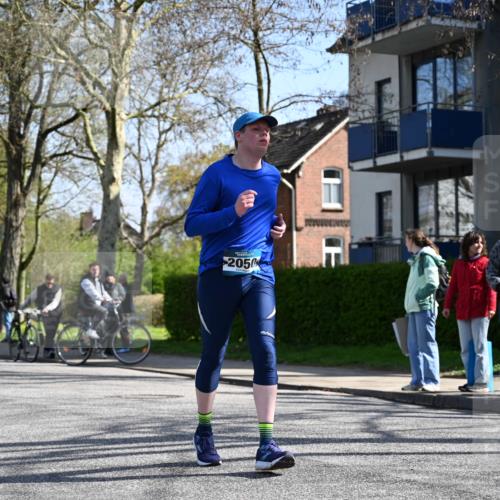 12.04.2026 - 45. Internationalen Wilhelmsburger Insellauf J. Mangold http://msf.ph/oto/9468236 12.04.2026 11:08:54 Ziel 0000, 2142, 4371, 3748, 3701, 2050, 4406, 3169, 2699, 3005, 5629, 2620, 2601, 4485, 3333, 2612, 3382, 4081, 3383, 2238 meine-sportfotos.de