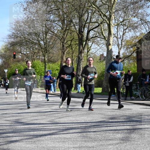 12.04.2026 - 45. Internationalen Wilhelmsburger Insellauf J. Mangold http://msf.ph/oto/9468249 12.04.2026 11:08:58 Ziel 2142, 4371, 3748, 3701, 2050, 4406, 3169, 2699, 3005, 5629, 2620, 2601, 4485, 3333, 2612, 3382, 4081, 3383, 2238 meine-sportfotos.de