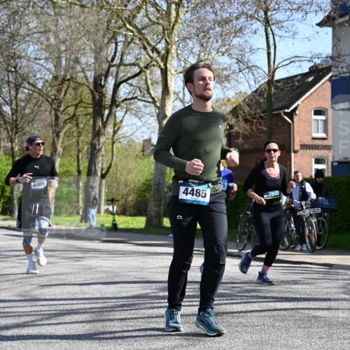 12.04.2026 - 45. Internationalen Wilhelmsburger Insellauf J. Mangold http://msf.ph/oto/9468289 12.04.2026 11:09:02 Ziel 4371, 3748, 3701, 2050, 4406, 3169, 2699, 3005, 5629, 2620, 2601, 4485, 3333, 2612, 3382, 4081, 3383, 2238 meine-sportfotos.de