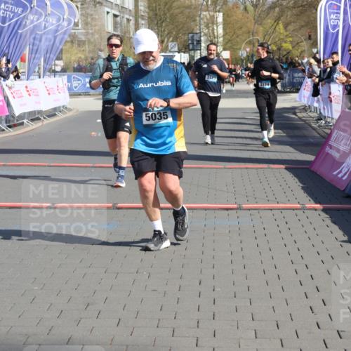 12.04.2026 - 45. Internationalen Wilhelmsburger Insellauf Strokosch-Dieckow http://msf.ph/oto/9468341 12.04.2026 11:19:53 Ziel 5035, 4520, 3124, 3123 meine-sportfotos.de