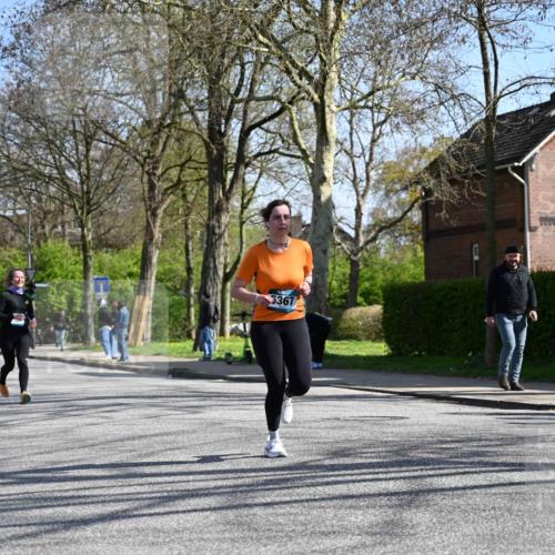 12.04.2026 - 45. Internationalen Wilhelmsburger Insellauf J. Mangold http://msf.ph/oto/9468386 12.04.2026 11:09:37 Ziel 2612, 3382, 4081, 3383, 2238, 2321, 5367, 3688, 4080, 3335, 3833, 4251, 3077, 5651, 5851, 2336 meine-sportfotos.de