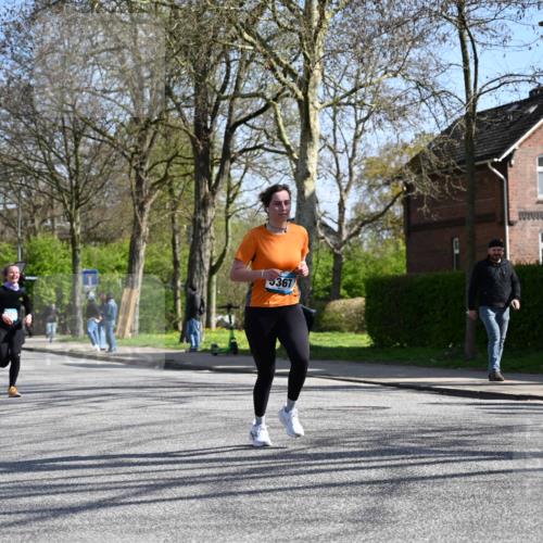 12.04.2026 - 45. Internationalen Wilhelmsburger Insellauf J. Mangold http://msf.ph/oto/9468387 12.04.2026 11:09:37 Ziel 2612, 3382, 4081, 3383, 2238, 2321, 5367, 3688, 4080, 3335, 3833, 4251, 3077, 5651, 5851, 2336 meine-sportfotos.de