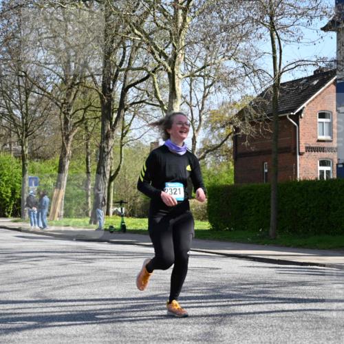 12.04.2026 - 45. Internationalen Wilhelmsburger Insellauf J. Mangold http://msf.ph/oto/9468409 12.04.2026 11:09:41 Ziel 3382, 4081, 3383, 2238, 2321, 5367, 3688, 4080, 3335, 3833, 4251, 3077, 5651, 5851, 2336, 2528, 3239 meine-sportfotos.de