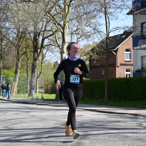 12.04.2026 - 45. Internationalen Wilhelmsburger Insellauf J. Mangold http://msf.ph/oto/9468412 12.04.2026 11:09:41 Ziel 3382, 4081, 3383, 2238, 2321, 5367, 3688, 4080, 3335, 3833, 4251, 3077, 5651, 5851, 2336, 2528, 3239 meine-sportfotos.de