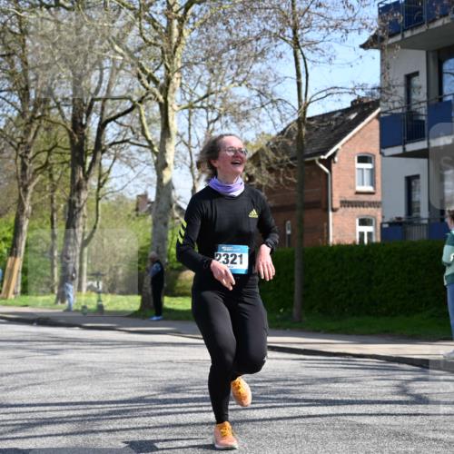 12.04.2026 - 45. Internationalen Wilhelmsburger Insellauf J. Mangold http://msf.ph/oto/9468414 12.04.2026 11:09:41 Ziel 3382, 4081, 3383, 2238, 2321, 5367, 3688, 4080, 3335, 3833, 4251, 3077, 5651, 5851, 2336, 2528, 3239 meine-sportfotos.de