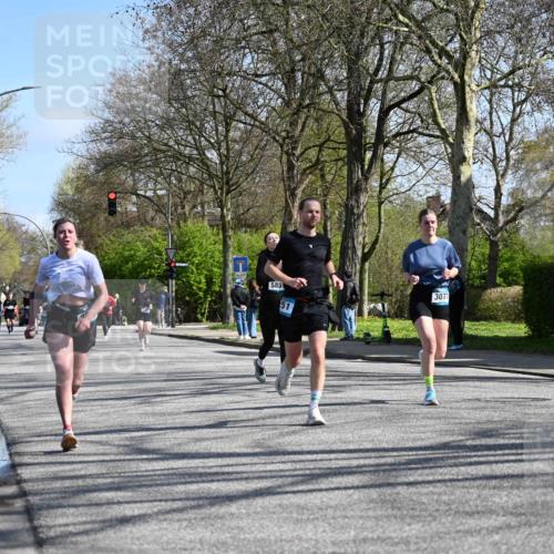 12.04.2026 - 45. Internationalen Wilhelmsburger Insellauf J. Mangold http://msf.ph/oto/9468458 12.04.2026 11:09:59 Ziel 3688, 4080, 3335, 3833, 4251, 3077, 5651, 5851, 2336, 2336, 2528, 3239, 2859, 2811, 2346, 3884, 3847, 3832, 2199, 3715, 2585, 4334 meine-sportfotos.de