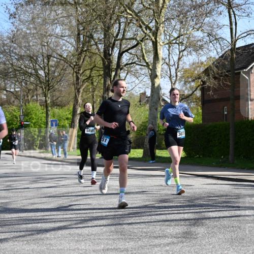 12.04.2026 - 45. Internationalen Wilhelmsburger Insellauf J. Mangold http://msf.ph/oto/9468468 12.04.2026 11:10:00 Ziel 3688, 4080, 3335, 3833, 4251, 3077, 5651, 5851, 2336, 2528, 3239, 2859, 2811, 2346, 3884, 3847, 3832, 2199, 3715, 2585, 4334 meine-sportfotos.de