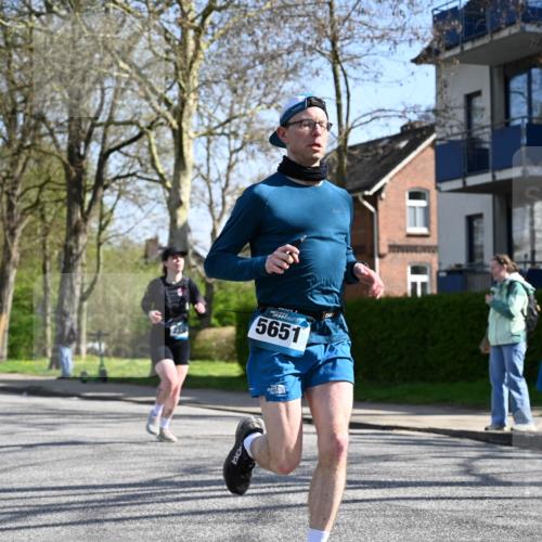 12.04.2026 - 45. Internationalen Wilhelmsburger Insellauf J. Mangold http://msf.ph/oto/9468498 12.04.2026 11:10:07 Ziel 4080, 3335, 3833, 4251, 3077, 5651, 5851, 2336, 2528, 3239, 2859, 2859, 2811, 2346, 3884, 3847, 3832, 3847, 3832, 2199, 3715, 2585, 4334, 3507, 3913, 2208, 2539, 2513, 2590, 2576 meine-sportfotos.de