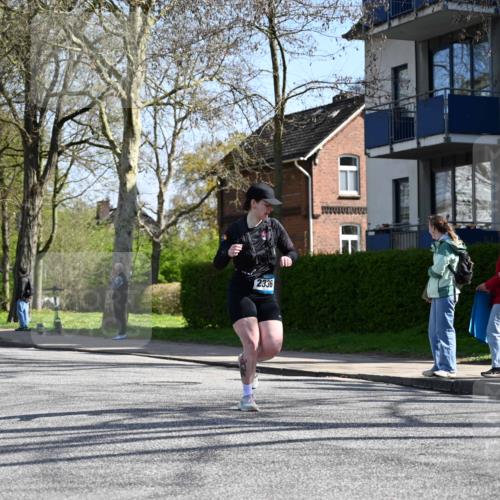 12.04.2026 - 45. Internationalen Wilhelmsburger Insellauf J. Mangold http://msf.ph/oto/9468502 12.04.2026 11:10:08 Ziel 4080, 3335, 3833, 4251, 3077, 5651, 5851, 2336, 2528, 3239, 2859, 2811, 2346, 3884, 3847, 3832, 2199, 3715, 2585, 4334, 3507, 3913, 2208, 2539, 2513, 2590, 2576 meine-sportfotos.de