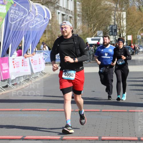 12.04.2026 - 45. Internationalen Wilhelmsburger Insellauf Strokosch-Dieckow http://msf.ph/oto/9468515 12.04.2026 11:20:24 Ziel 2318, 4058, 3707, 4446, 4165 meine-sportfotos.de