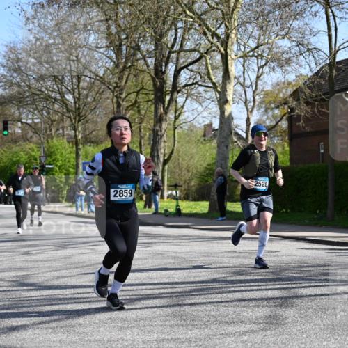 12.04.2026 - 45. Internationalen Wilhelmsburger Insellauf J. Mangold http://msf.ph/oto/9468517 12.04.2026 11:10:14 Ziel 3077, 5651, 5851, 2336, 2528, 3239, 2859, 2811, 2346, 3884, 3847, 3832, 2199, 3715, 2585, 4334, 3507, 3913, 2208, 2539, 2513, 2590, 2576 meine-sportfotos.de
