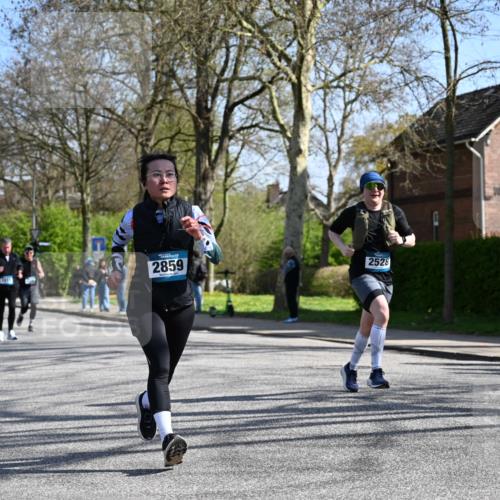 12.04.2026 - 45. Internationalen Wilhelmsburger Insellauf J. Mangold http://msf.ph/oto/9468520 12.04.2026 11:10:14 Ziel 3077, 5651, 5851, 2336, 2528, 3239, 2859, 2811, 2346, 3884, 3847, 3832, 2199, 3715, 2585, 4334, 3507, 3913, 2208, 2539, 2513, 2590, 2576 meine-sportfotos.de