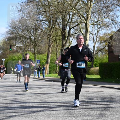 12.04.2026 - 45. Internationalen Wilhelmsburger Insellauf J. Mangold http://msf.ph/oto/9468533 12.04.2026 11:10:20 Ziel 2336, 2528, 3239, 2859, 2811, 2346, 3884, 3847, 3832, 2199, 3715, 2585, 4334, 3507, 3913, 2208, 2539, 2513, 2590, 2576 meine-sportfotos.de