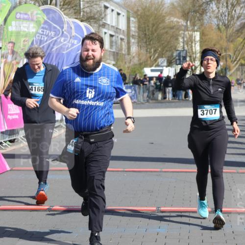 12.04.2026 - 45. Internationalen Wilhelmsburger Insellauf Strokosch-Dieckow http://msf.ph/oto/9468573 12.04.2026 11:20:28 Ziel 4058, 3707, 4446, 4165 meine-sportfotos.de