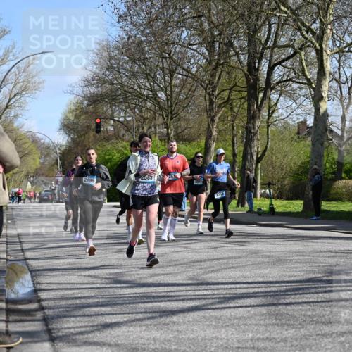 12.04.2026 - 45. Internationalen Wilhelmsburger Insellauf J. Mangold http://msf.ph/oto/9468591 12.04.2026 11:10:30 Ziel 3239, 2859, 2811, 2346, 3884, 3847, 3832, 2199, 3715, 2585, 4334, 3507, 3913, 2208, 2539, 2513, 2539, 2513, 2590, 2576, 2320, 5616, 2548 meine-sportfotos.de