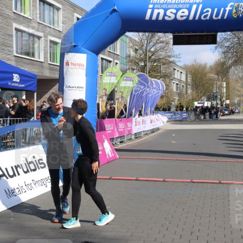 12.04.2026 - 45. Internationalen Wilhelmsburger Insellauf Strokosch-Dieckow http://msf.ph/oto/9468592 12.04.2026 11:20:31 Ziel 3707, 4446, 4165 meine-sportfotos.de