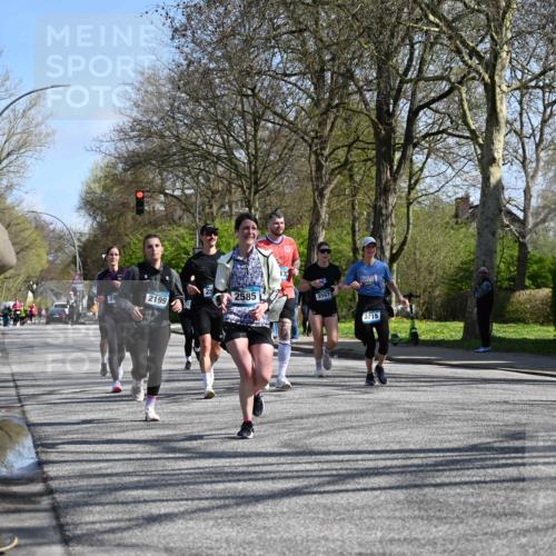 12.04.2026 - 45. Internationalen Wilhelmsburger Insellauf J. Mangold http://msf.ph/oto/9468599 12.04.2026 11:10:30 Ziel 3239, 2859, 2811, 2346, 3884, 3847, 3832, 2199, 3715, 2585, 4334, 3507, 3913, 2208, 2539, 2513, 2539, 2513, 2590, 2576, 2320, 5616, 2548 meine-sportfotos.de