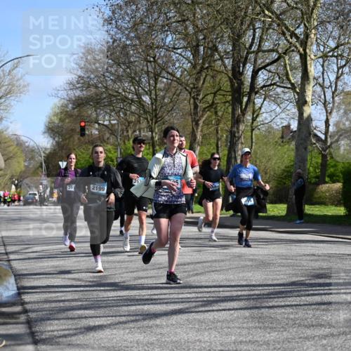12.04.2026 - 45. Internationalen Wilhelmsburger Insellauf J. Mangold http://msf.ph/oto/9468605 12.04.2026 11:10:31 Ziel 2859, 2811, 2346, 3884, 3847, 3832, 2199, 3715, 2585, 4334, 3507, 3913, 2208, 2539, 2513, 2590, 2576, 2590, 2576, 2320, 5616, 2548 meine-sportfotos.de