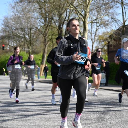12.04.2026 - 45. Internationalen Wilhelmsburger Insellauf J. Mangold http://msf.ph/oto/9468629 12.04.2026 11:10:33 Ziel 2811, 2346, 3884, 3847, 3832, 2199, 3715, 2585, 4334, 3507, 3913, 2208, 2539, 2513, 2590, 2576, 2320, 5616, 2548 meine-sportfotos.de