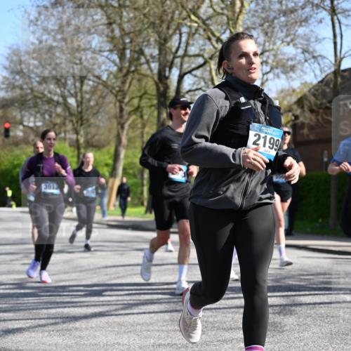 12.04.2026 - 45. Internationalen Wilhelmsburger Insellauf J. Mangold http://msf.ph/oto/9468631 12.04.2026 11:10:33 Ziel 2811, 2346, 3884, 3847, 3832, 2199, 3715, 2585, 4334, 3507, 3913, 2208, 2539, 2513, 2590, 2576, 2320, 5616, 2548 meine-sportfotos.de