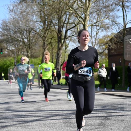 12.04.2026 - 45. Internationalen Wilhelmsburger Insellauf J. Mangold http://msf.ph/oto/9468671 12.04.2026 11:11:02 Ziel 2320, 5616, 2548, 2673, 2326, 4633, 4633, 2867, 3658, 2868, 3758, 4252, 4252, 4744, 4430, 2644, 3112, 2725 meine-sportfotos.de