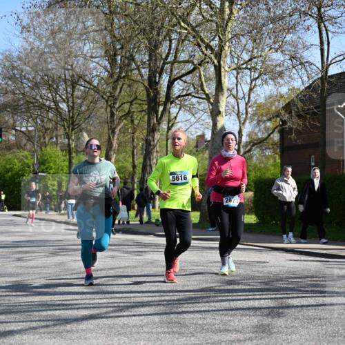 12.04.2026 - 45. Internationalen Wilhelmsburger Insellauf J. Mangold http://msf.ph/oto/9468675 12.04.2026 11:11:02 Ziel 2320, 5616, 2548, 2673, 2326, 4633, 4633, 2867, 3658, 2868, 3758, 4252, 4252, 4744, 4430, 2644, 3112, 2725 meine-sportfotos.de