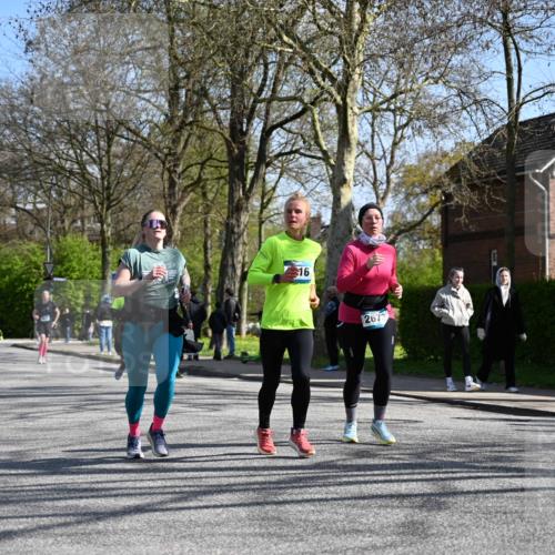 12.04.2026 - 45. Internationalen Wilhelmsburger Insellauf J. Mangold http://msf.ph/oto/9468676 12.04.2026 11:11:02 Ziel 2320, 5616, 2548, 2673, 2326, 4633, 4633, 2867, 3658, 2868, 3758, 4252, 4252, 4744, 4430, 2644, 3112, 2725 meine-sportfotos.de