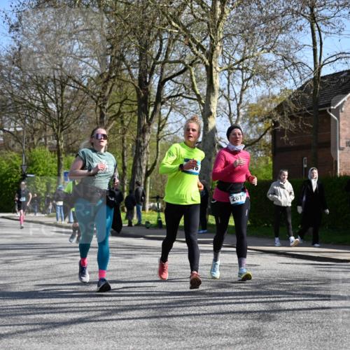 12.04.2026 - 45. Internationalen Wilhelmsburger Insellauf J. Mangold http://msf.ph/oto/9468677 12.04.2026 11:11:03 Ziel 2320, 5616, 2548, 2673, 2326, 4633, 2867, 3658, 2868, 3758, 4252, 4744, 4430, 2644, 3112, 2725, 2770 meine-sportfotos.de