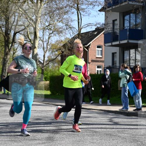 12.04.2026 - 45. Internationalen Wilhelmsburger Insellauf J. Mangold http://msf.ph/oto/9468691 12.04.2026 11:11:03 Ziel 2320, 5616, 2548, 2673, 2326, 4633, 2867, 3658, 2868, 3758, 4252, 4744, 4430, 2644, 3112, 2725, 2770 meine-sportfotos.de