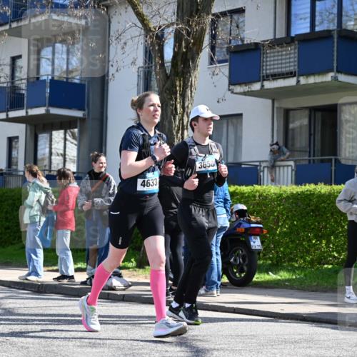 12.04.2026 - 45. Internationalen Wilhelmsburger Insellauf J. Mangold http://msf.ph/oto/9468713 12.04.2026 11:11:13 Ziel 2320, 5616, 2548, 2673, 2326, 4633, 2867, 3658, 2868, 3758, 3758, 4252, 4744, 4430, 2644, 3112, 2725, 2770, 3029, 3028, 3751 meine-sportfotos.de