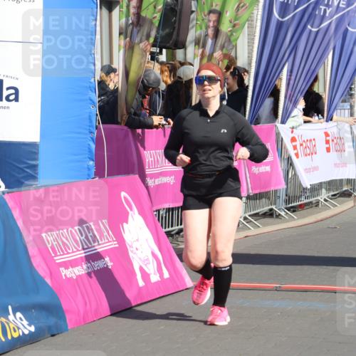 12.04.2026 - 45. Internationalen Wilhelmsburger Insellauf Strokosch-Dieckow http://msf.ph/oto/9468716 12.04.2026 11:21:12 Ziel 3873 meine-sportfotos.de