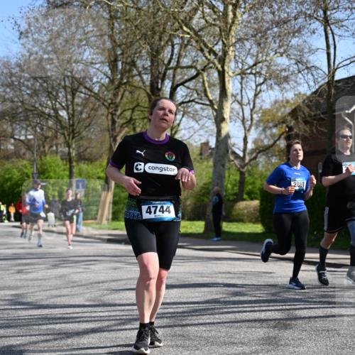 12.04.2026 - 45. Internationalen Wilhelmsburger Insellauf J. Mangold http://msf.ph/oto/9468726 12.04.2026 11:11:19 Ziel 2673, 2326, 4633, 2867, 3658, 2868, 3758, 4252, 4744, 4430, 2644, 3112, 2725, 2770, 3029, 3028, 3751, 4920, 3046 meine-sportfotos.de