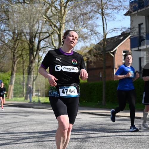12.04.2026 - 45. Internationalen Wilhelmsburger Insellauf J. Mangold http://msf.ph/oto/9468736 12.04.2026 11:11:19 Ziel 2673, 2326, 4633, 2867, 3658, 2868, 3758, 4252, 4744, 4430, 2644, 3112, 2725, 2770, 3029, 3028, 3751, 4920, 3046 meine-sportfotos.de