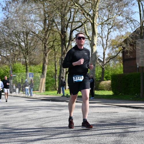 12.04.2026 - 45. Internationalen Wilhelmsburger Insellauf J. Mangold http://msf.ph/oto/9468752 12.04.2026 11:11:29 Ziel 2867, 3658, 2868, 3758, 4252, 4744, 4430, 2644, 3112, 2725, 2770, 3029, 3028, 3751, 4920, 3046, 2817, 2916 meine-sportfotos.de