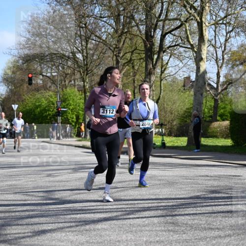 12.04.2026 - 45. Internationalen Wilhelmsburger Insellauf J. Mangold http://msf.ph/oto/9468755 12.04.2026 11:11:34 Ziel 3758, 4252, 4744, 4430, 2644, 3112, 2725, 2770, 3029, 3028, 3751, 4920, 3046, 2817, 2916, 4971, 2489, 3844 meine-sportfotos.de