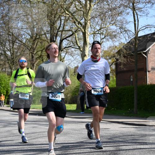 12.04.2026 - 45. Internationalen Wilhelmsburger Insellauf J. Mangold http://msf.ph/oto/9468779 12.04.2026 11:11:44 Ziel 4430, 2644, 3112, 2725, 2770, 3029, 3028, 3751, 4920, 3046, 2817, 2916, 4971, 2489, 3844, 5741, 2668, 2816, 2918, 3589, 2135 meine-sportfotos.de
