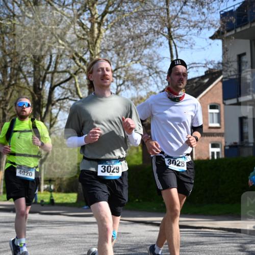 12.04.2026 - 45. Internationalen Wilhelmsburger Insellauf J. Mangold http://msf.ph/oto/9468792 12.04.2026 11:11:45 Ziel 4430, 2644, 3112, 2725, 2770, 3029, 3028, 3751, 4920, 3046, 2817, 2916, 4971, 2489, 3844, 2489, 3844, 5741, 2668, 2816, 2918, 3589, 2135 meine-sportfotos.de