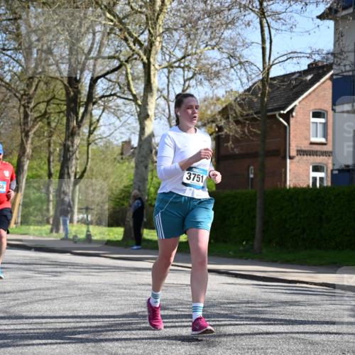 12.04.2026 - 45. Internationalen Wilhelmsburger Insellauf J. Mangold http://msf.ph/oto/9468801 12.04.2026 11:11:50 Ziel 3112, 2725, 2770, 3029, 3028, 3751, 4920, 3046, 2817, 2916, 4971, 2489, 3844, 5741, 2668, 2816, 2918, 3589, 2135 meine-sportfotos.de
