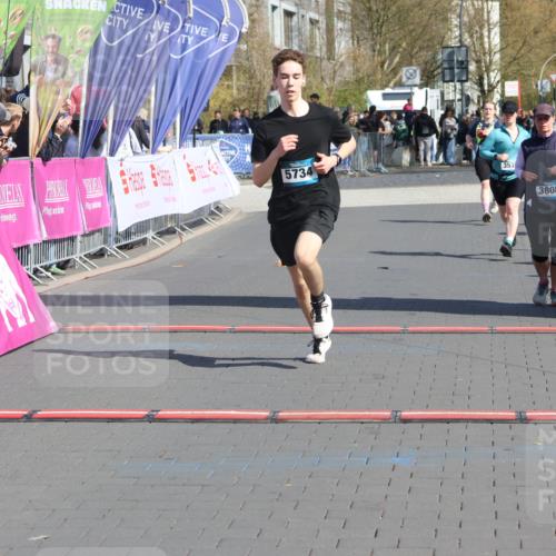 12.04.2026 - 45. Internationalen Wilhelmsburger Insellauf Strokosch-Dieckow http://msf.ph/oto/9468804 12.04.2026 11:21:49 Ziel 3808 meine-sportfotos.de