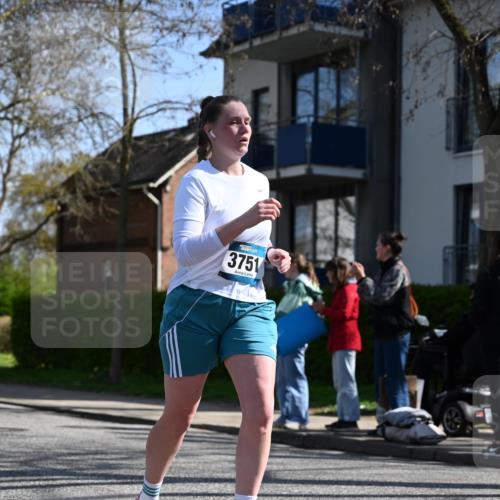12.04.2026 - 45. Internationalen Wilhelmsburger Insellauf J. Mangold http://msf.ph/oto/9468811 12.04.2026 11:11:50 Ziel 3112, 2725, 2770, 3029, 3028, 3751, 4920, 3046, 2817, 2916, 4971, 2489, 3844, 5741, 2668, 2816, 2918, 3589, 2135 meine-sportfotos.de