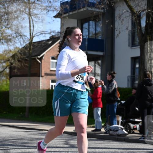 12.04.2026 - 45. Internationalen Wilhelmsburger Insellauf J. Mangold http://msf.ph/oto/9468813 12.04.2026 11:11:50 Ziel 3112, 2725, 2770, 3029, 3028, 3751, 4920, 3046, 2817, 2916, 4971, 2489, 3844, 5741, 2668, 2816, 2918, 3589, 2135 meine-sportfotos.de