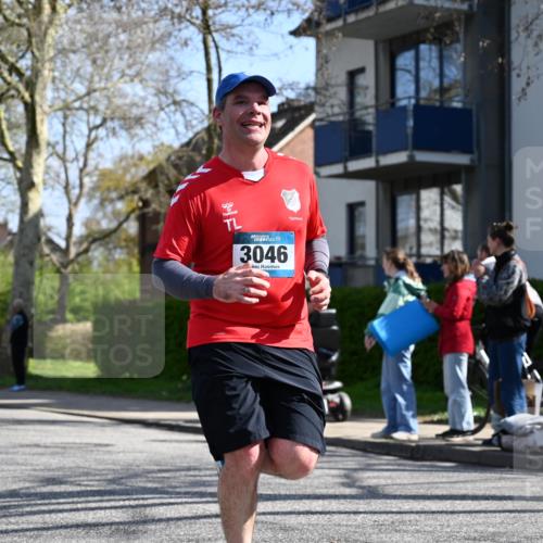 12.04.2026 - 45. Internationalen Wilhelmsburger Insellauf J. Mangold http://msf.ph/oto/9468815 12.04.2026 11:11:53 Ziel 3029, 3028, 3751, 4920, 3046, 2817, 2916, 4971, 2489, 3844, 5741, 2668, 2816, 2918, 3589, 3589, 2135 meine-sportfotos.de