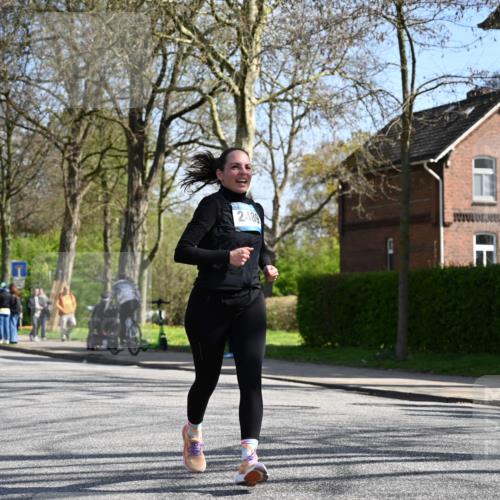 12.04.2026 - 45. Internationalen Wilhelmsburger Insellauf J. Mangold http://msf.ph/oto/9468853 12.04.2026 11:12:02 Ziel 3751, 4920, 3046, 2817, 2916, 4971, 2489, 3844, 5741, 2668, 2816, 2918, 3589, 2135, 2435, 3517, 2739, 3003, 2753 meine-sportfotos.de